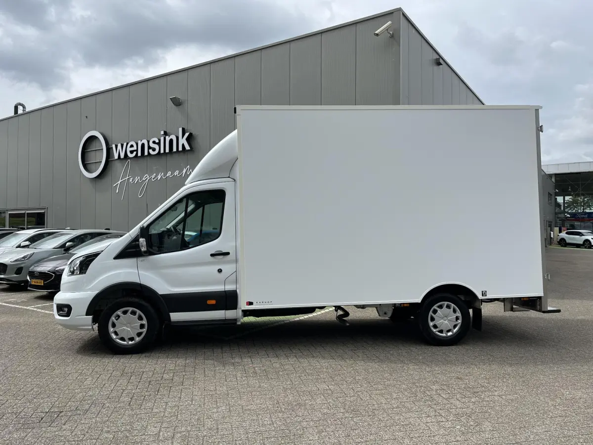350 2.0 TDCI L4H1 Trend Bakwagen | Karhof Opbouw Gesloten Deuren | BPM Voordeel | Cruise Control | Voorruitverwarming | Laadvermogen 1303 KG | Sync4 |