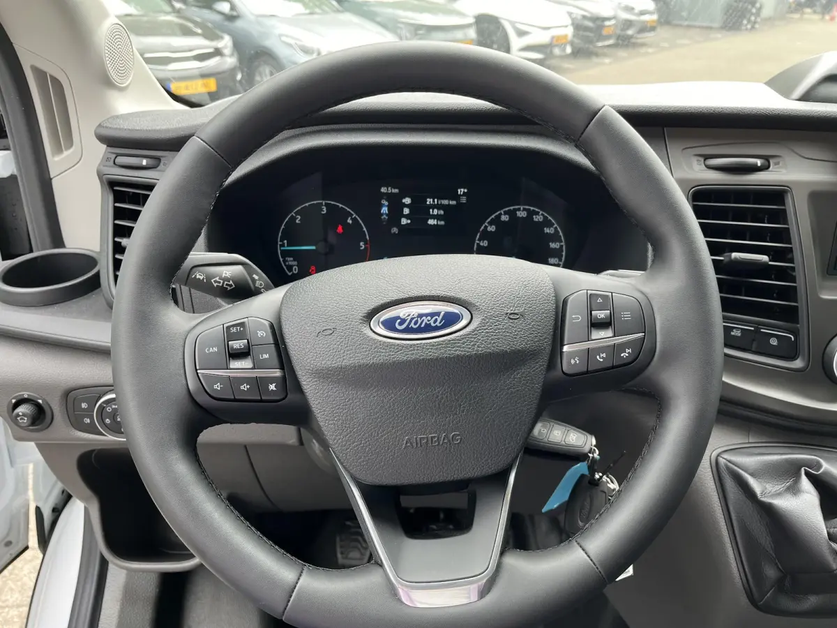 350 2.0 TDCI L4H1 Trend Bakwagen | Karhof Opbouw Gesloten Deuren | BPM Voordeel | Cruise Control | Voorruitverwarming | Laadvermogen 1303 KG | Sync4 |