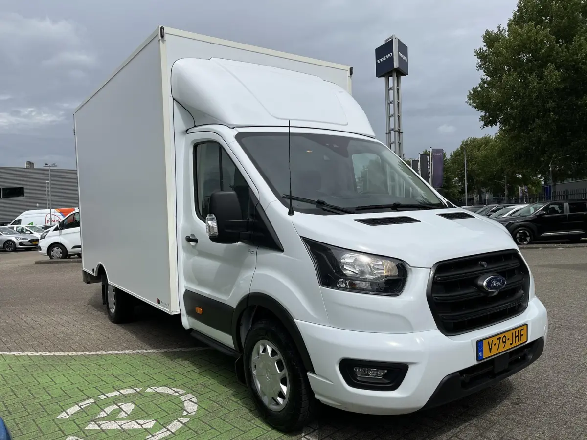 350 2.0 TDCI L4H1 Trend Bakwagen | Karhof Opbouw Gesloten Deuren | BPM Voordeel | Cruise Control | Voorruitverwarming | Laadvermogen 1303 KG | Sync4 |