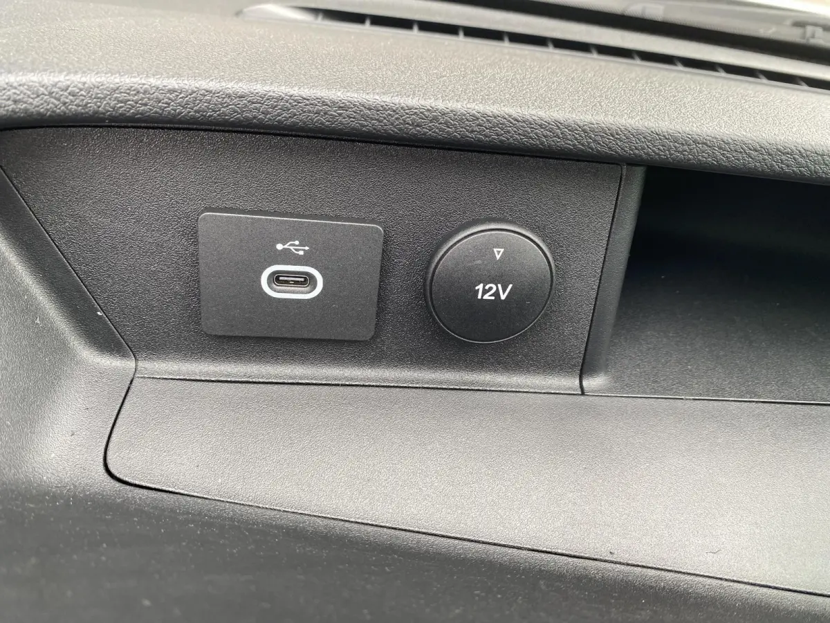 350 L4H3 Trend 184pk RWD 68 KWh | Direct leverbaar | Navigation Pack | Doorloopfunctie cabine | XL laadkabel | All Weather banden | Vehicle Integration System | PRIJS o.b.v. SUBCONTRACTOR