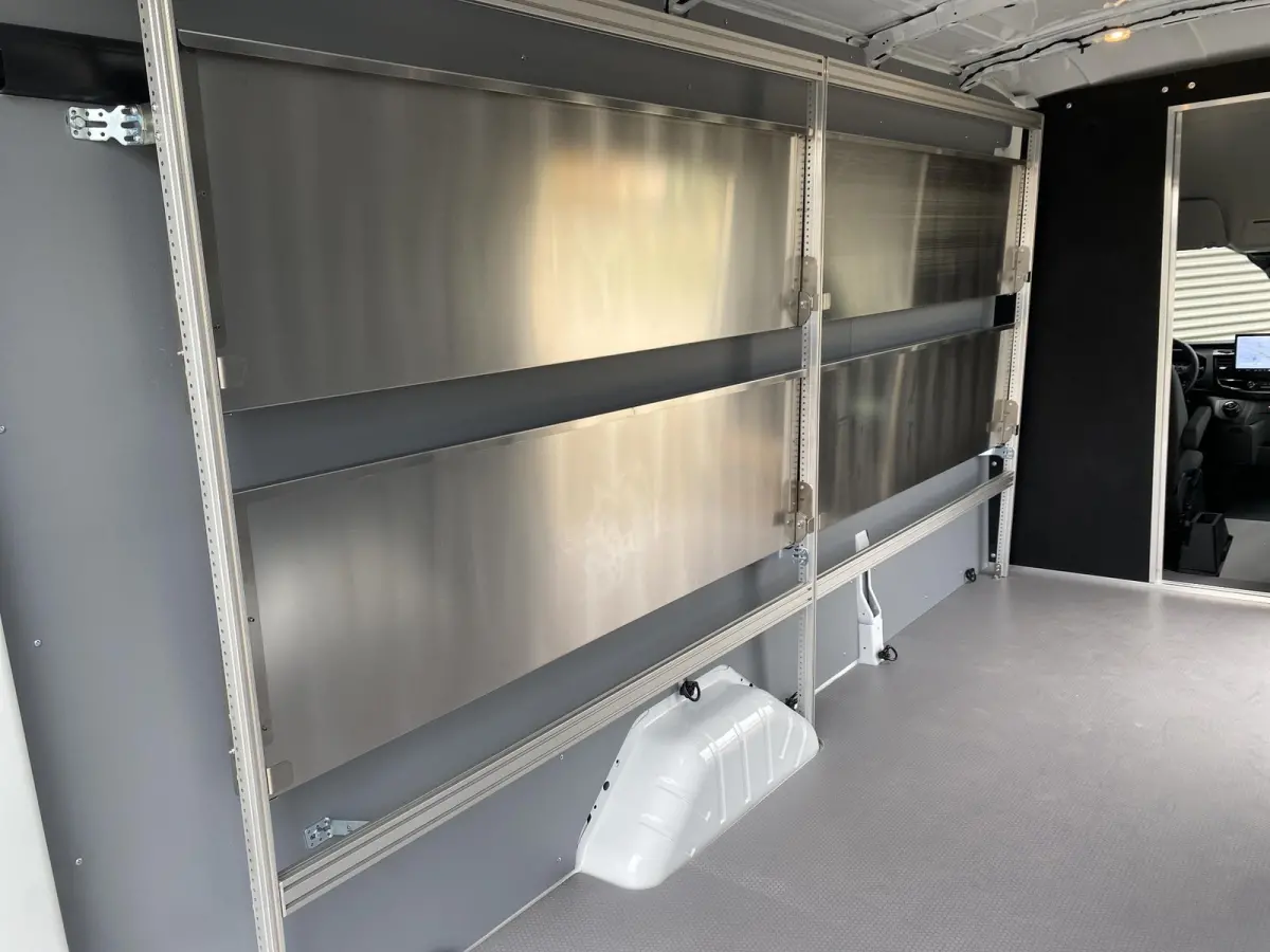 350 L4H3 Trend 184pk RWD 68 KWh | Direct leverbaar | Navigation Pack | Doorloopfunctie cabine | XL laadkabel | All Weather banden | Vehicle Integration System | PRIJS o.b.v. SUBCONTRACTOR