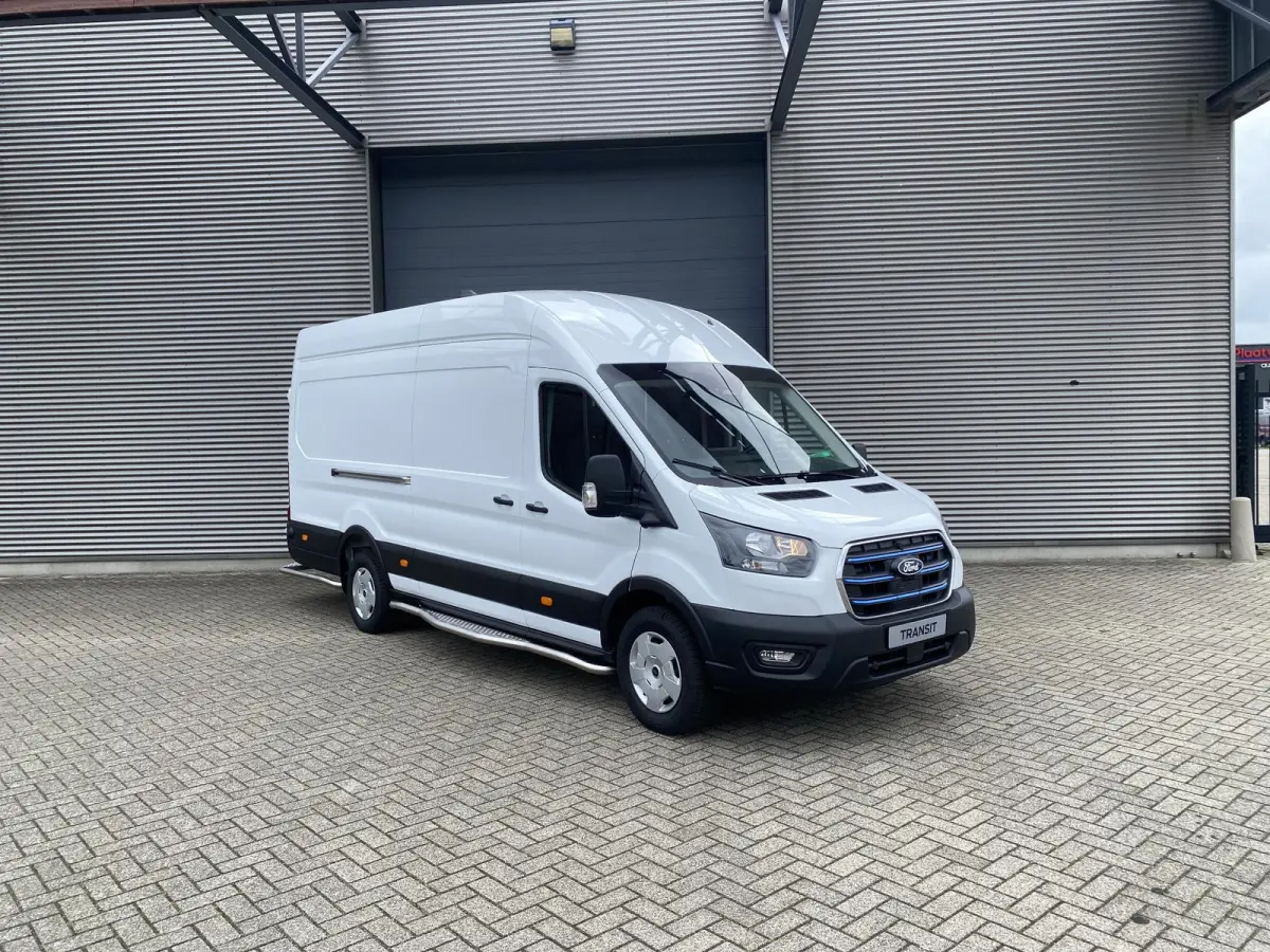 350 L4H3 Trend 184pk RWD 68 KWh | Direct leverbaar | Navigation Pack | Doorloopfunctie cabine | XL laadkabel | All Weather banden | Vehicle Integration System | PRIJS o.b.v. SUBCONTRACTOR