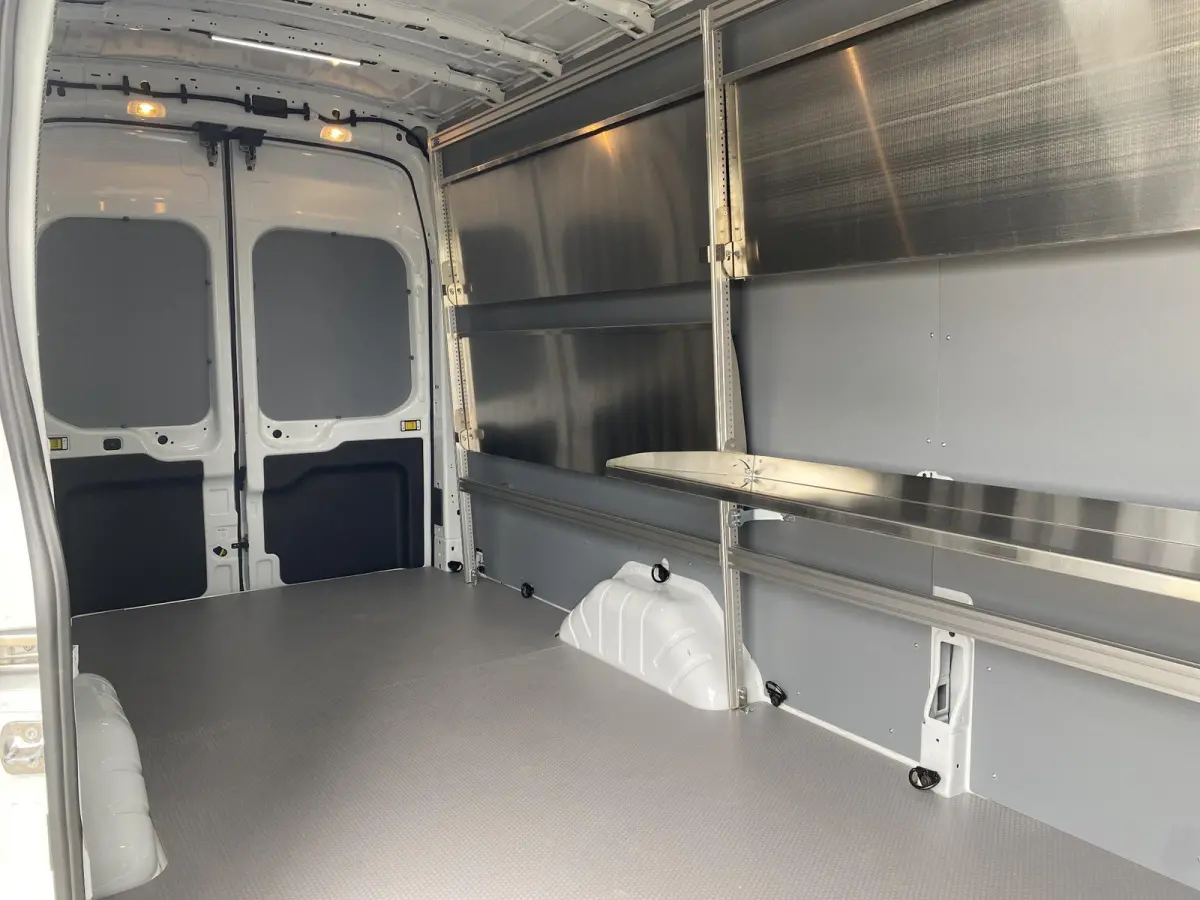 350 L4H3 Trend 184pk RWD 68 KWh | Direct leverbaar | Navigation Pack | Doorloopfunctie cabine | XL laadkabel | All Weather banden | Vehicle Integration System | PRIJS o.b.v. SUBCONTRACTOR