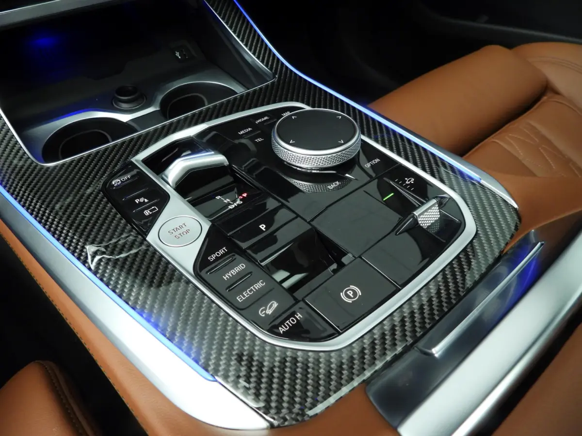 xDrive50e | M-Sportpakket | LED | Leder | HUD | Active cruise | Trekhaak | Schuifdak | Comfortzetels | DAB | Harman-kardon sound | Alu 22 inch