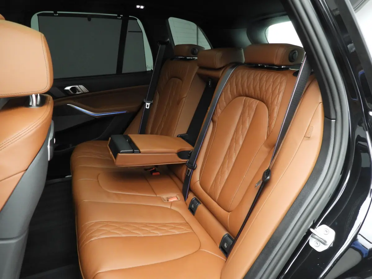 xDrive50e | M-Sportpakket | LED | Leder | HUD | Active cruise | Trekhaak | Schuifdak | Comfortzetels | DAB | Harman-kardon sound | Alu 22 inch