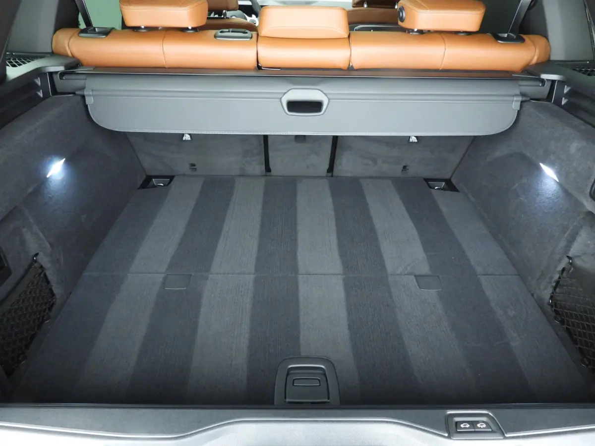 xDrive50e | M-Sportpakket | LED | Leder | HUD | Active cruise | Trekhaak | Schuifdak | Comfortzetels | DAB | Harman-kardon sound | Alu 22 inch