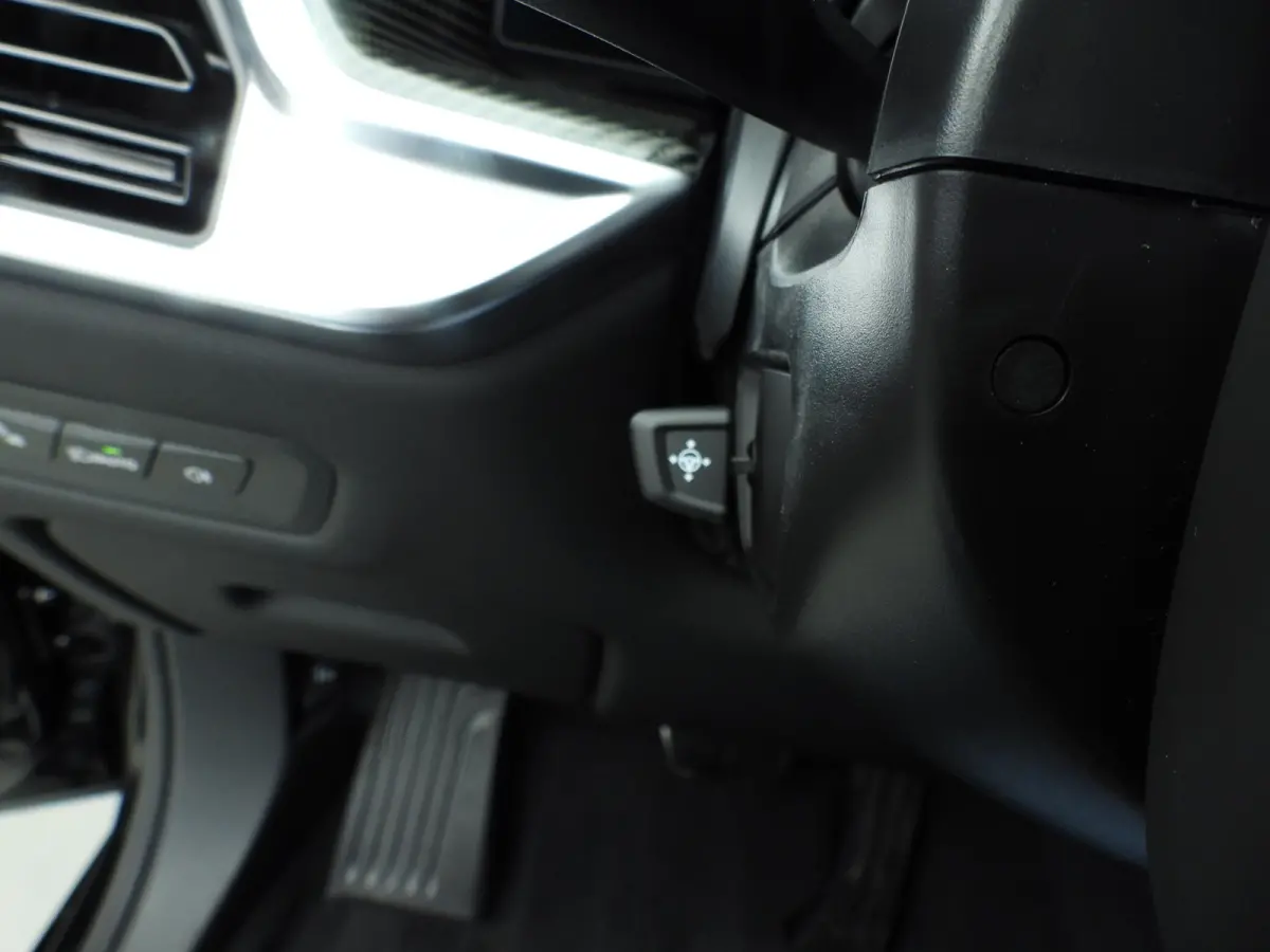xDrive50e | M-Sportpakket | LED | Leder | HUD | Active cruise | Trekhaak | Schuifdak | Comfortzetels | DAB | Harman-kardon sound | Alu 22 inch