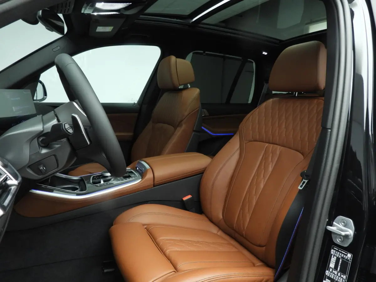 xDrive50e | M-Sportpakket | LED | Leder | HUD | Active cruise | Trekhaak | Schuifdak | Comfortzetels | DAB | Harman-kardon sound | Alu 22 inch