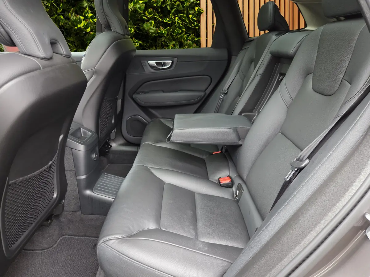 2.0 T8 AWD R-Design Plug-In Hybrid | Luchtvering | 360 Camera | Harman/Kardon | Panoramadak | Pilot Assist