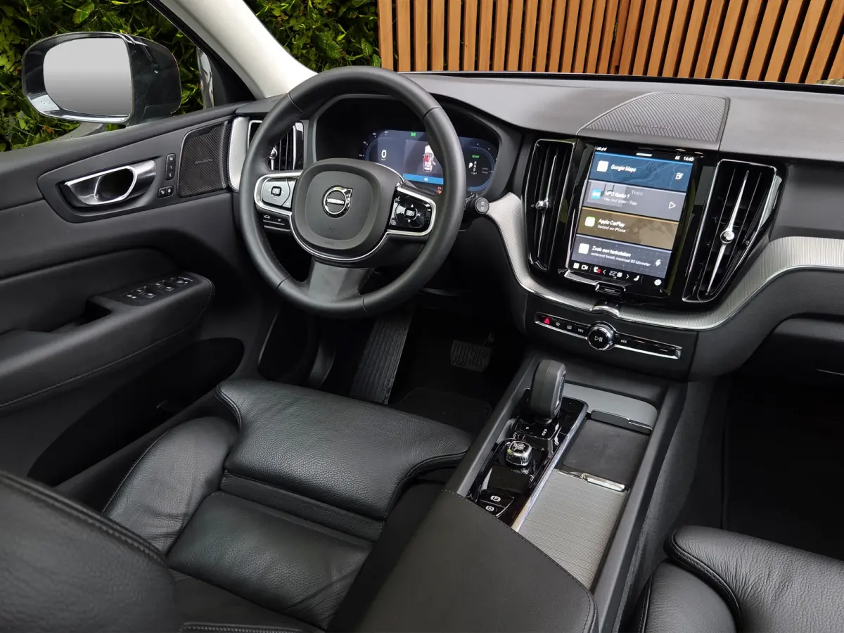 2.0 T8 AWD R-Design Plug-In Hybrid | Luchtvering | 360 Camera | Harman/Kardon | Panoramadak | Pilot Assist