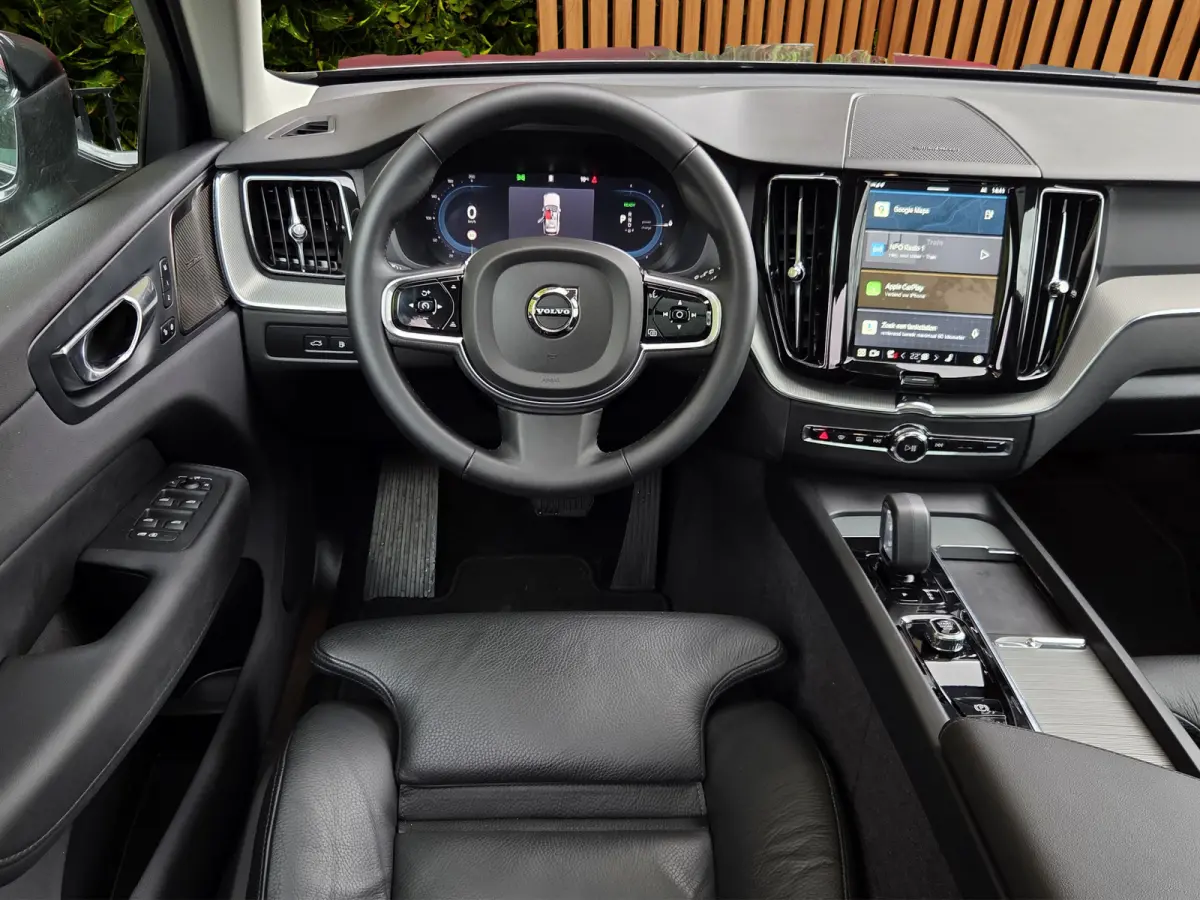 2.0 T8 AWD R-Design Plug-In Hybrid | Luchtvering | 360 Camera | Harman/Kardon | Panoramadak | Pilot Assist