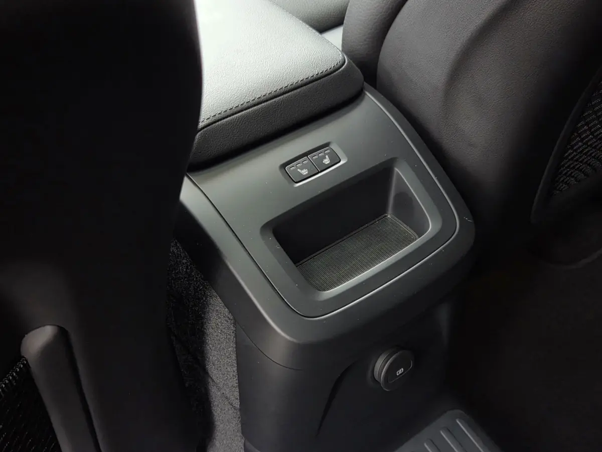 2.0 T8 AWD R-Design Plug-In Hybrid | Luchtvering | 360 Camera | Harman/Kardon | Panoramadak | Pilot Assist