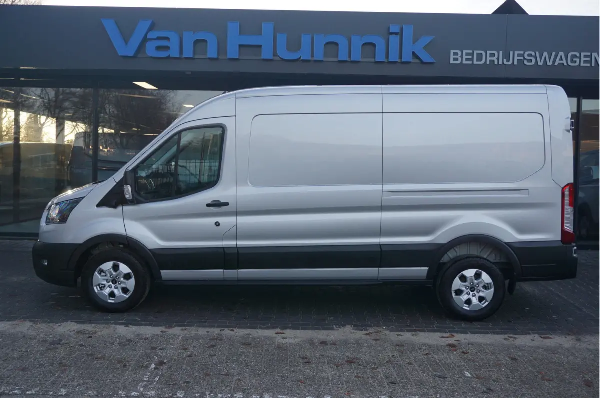 350L 130PK AUT L3H2 BPM VRIJ!! Sync4 Navi, 360 Camera, LM Velg, Trekhaak!! NR. A65