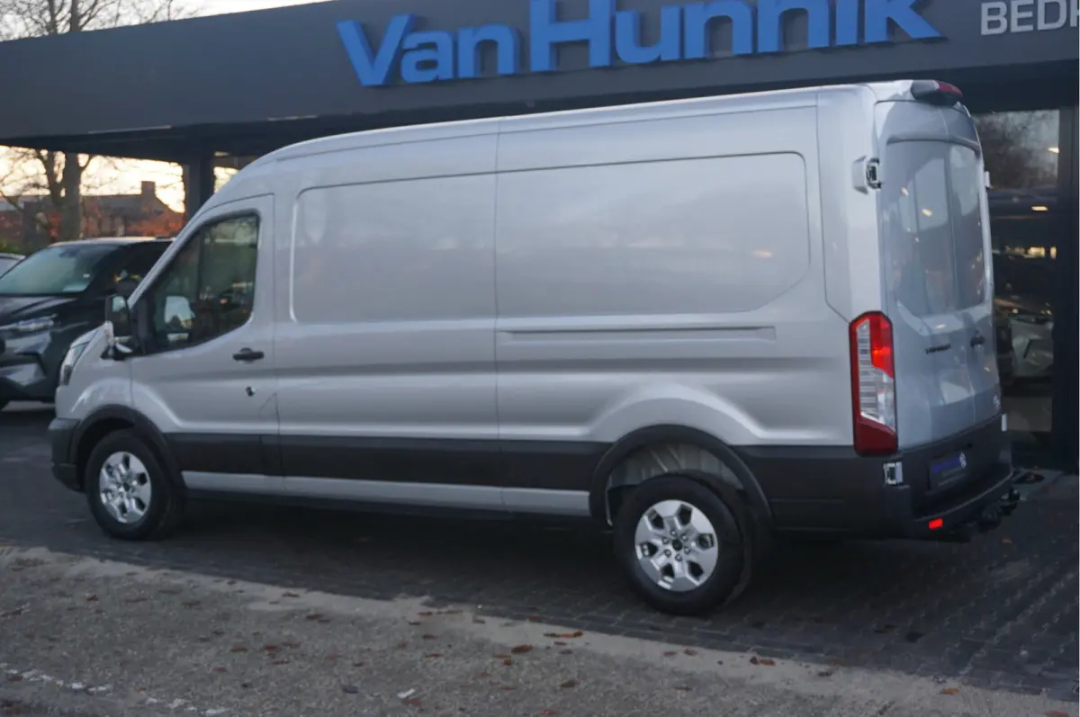 350L 130PK AUT L3H2 BPM VRIJ!! Sync4 Navi, 360 Camera, LM Velg, Trekhaak!! NR. A65