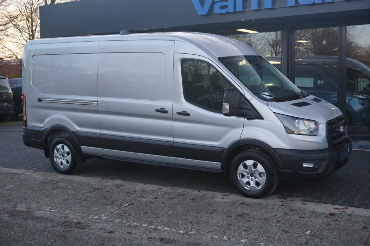 350L 130PK L3H2 BPM VRIJ!! Sync4 Navi, 360 Camera, LM Velg, Trekhaak!! NR. A101