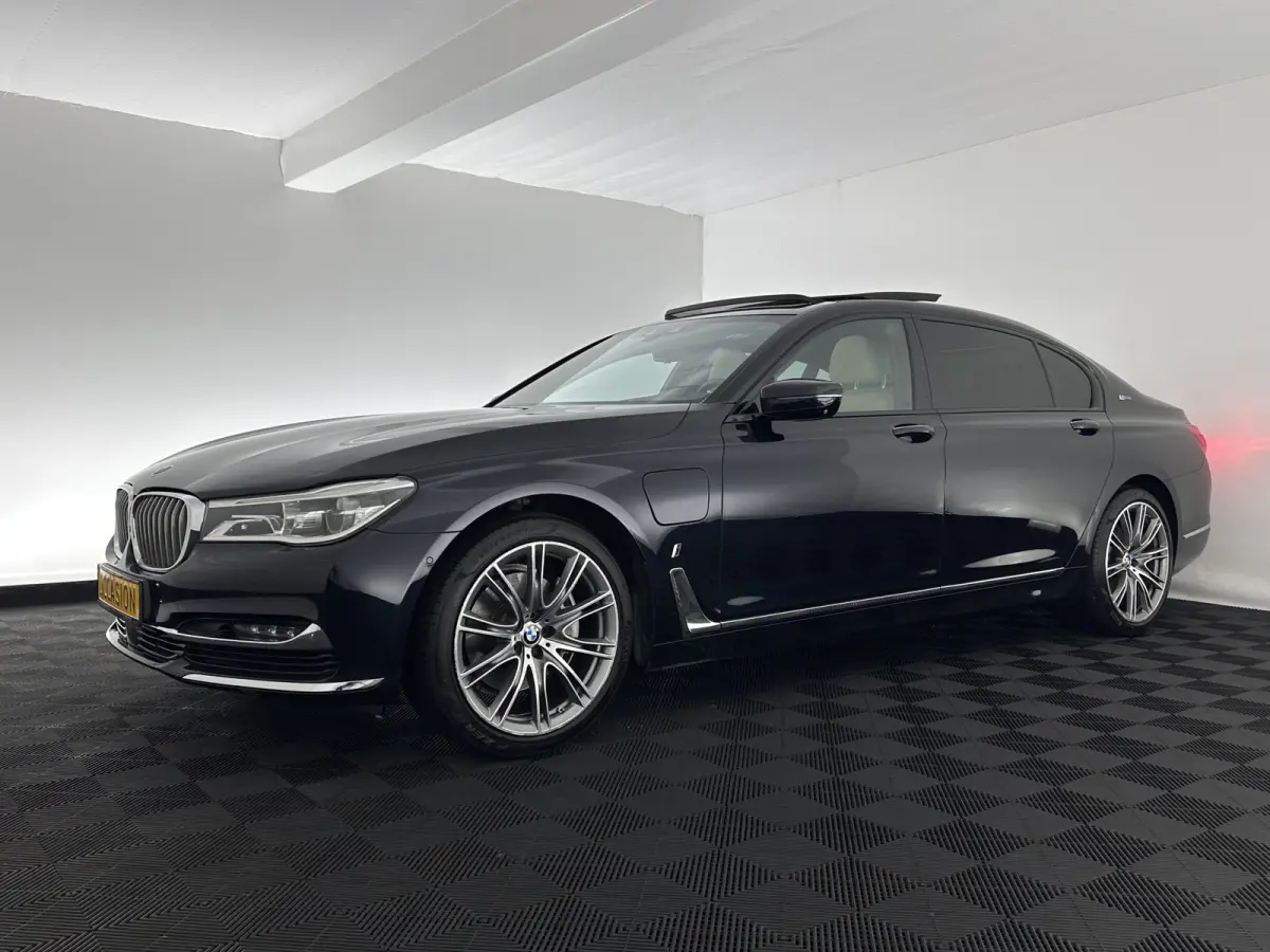 740Le xDrive iPerformance High Executive (Plug-In) Aut. *PANO | LEATHER | MASSAGE | HARMAN/KARDON | MEMORY-PACK | BLIS | TOPVIEW |  HEAD-UP | ADAPTIVE-CRUISE | FULL-LED | ENTERTAINMENT | DAB