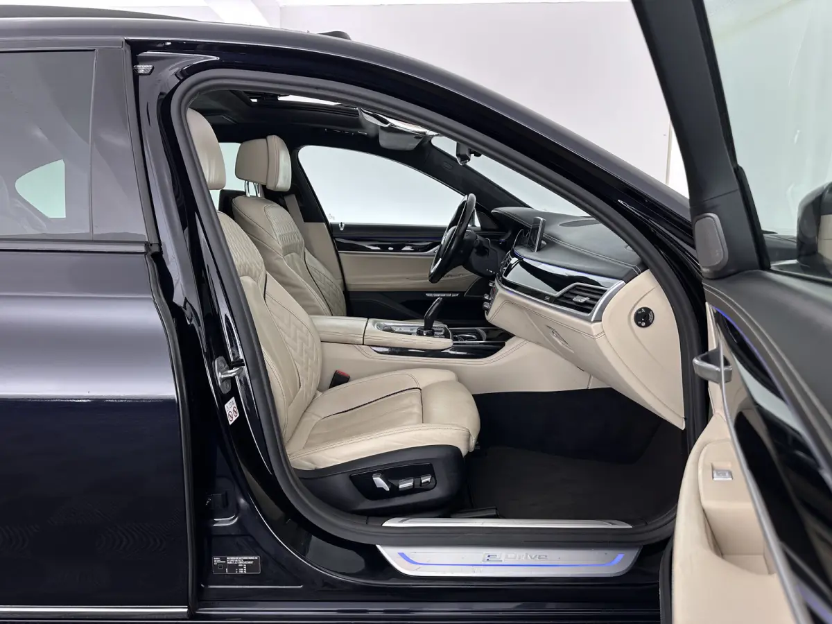 740Le xDrive iPerformance High Executive (Plug-In) Aut. *PANO | LEATHER | MASSAGE | HARMAN/KARDON | MEMORY-PACK | BLIS | TOPVIEW |  HEAD-UP | ADAPTIVE-CRUISE | FULL-LED | ENTERTAINMENT | DAB