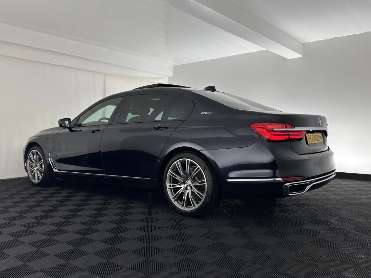 740Le xDrive iPerformance High Executive (Plug-In) Aut. *PANO | LEATHER | MASSAGE | HARMAN/KARDON | MEMORY-PACK | BLIS | TOPVIEW |  HEAD-UP | ADAPTIVE-CRUISE | FULL-LED | ENTERTAINMENT | DAB