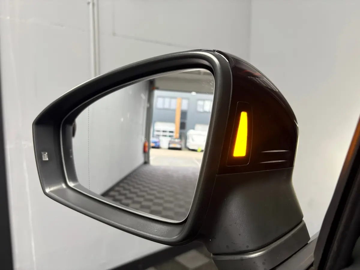 1.4 TSI eHybrid R-Line Business+
