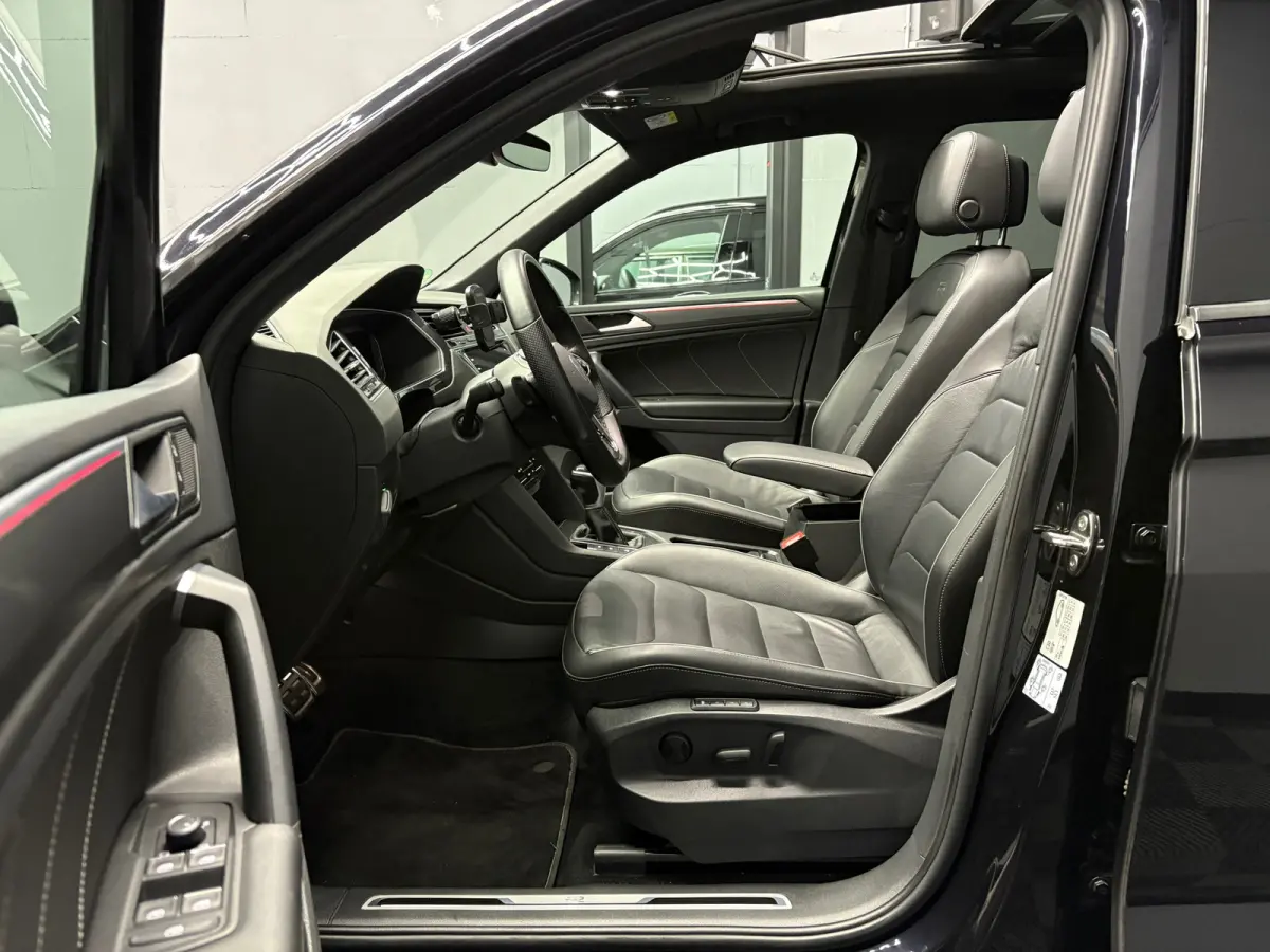 1.4 TSI eHybrid R-Line Business+