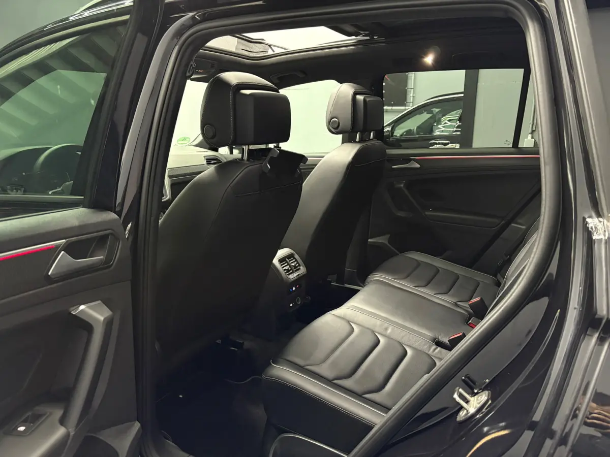 1.4 TSI eHybrid R-Line Business+