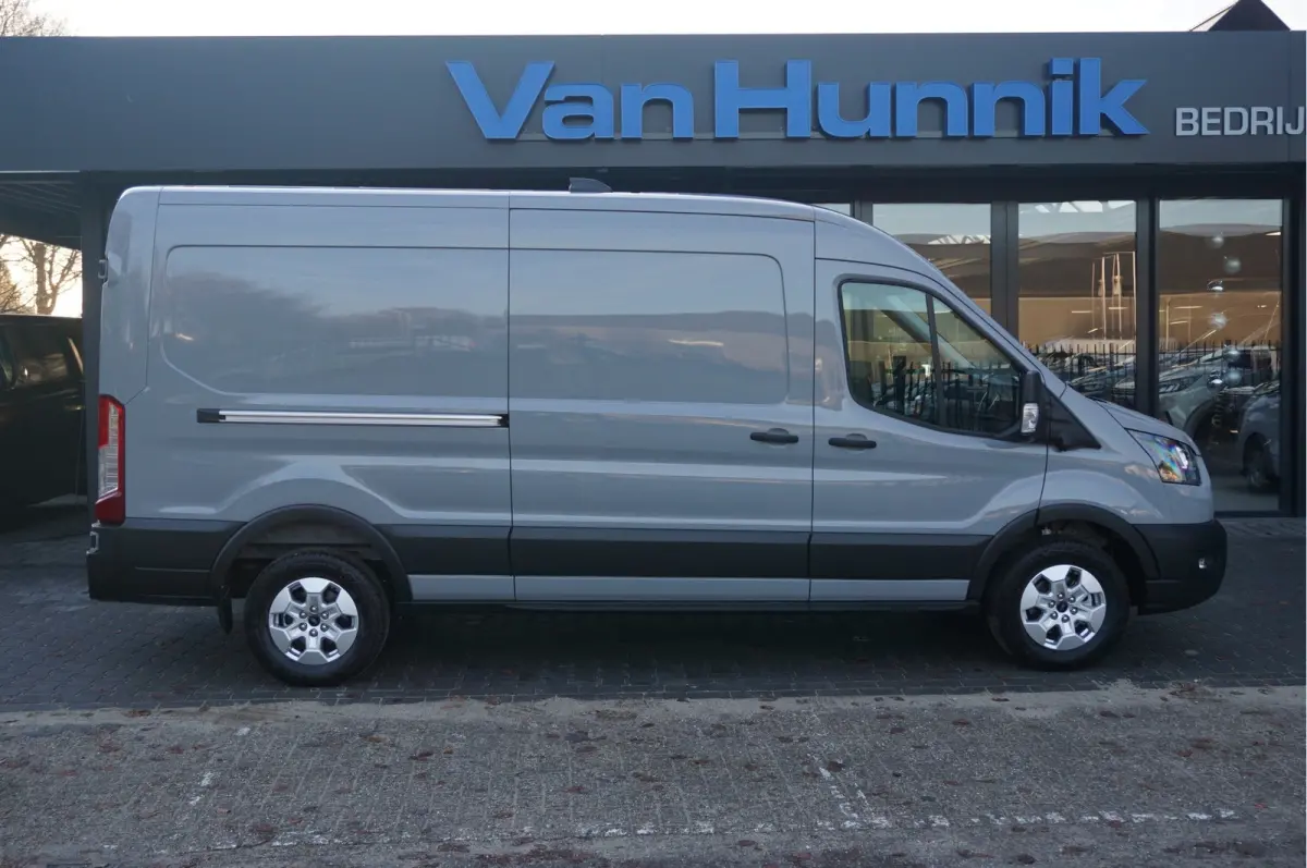 350L L3H2 Trend AUT-10 RWD 165PK BPM VRIJ 3.5T Trekhaak, Navi, Adap. Cruise, 360° Cam!! NR. A273