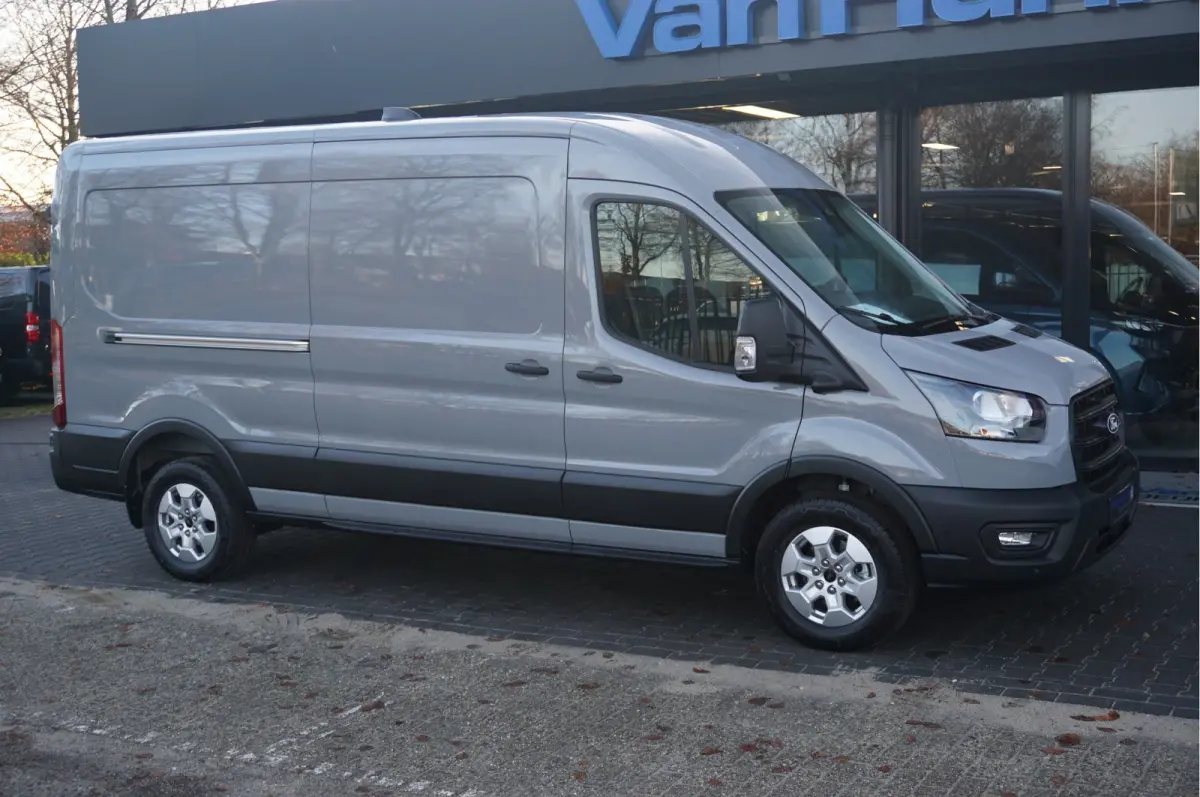 350L L3H2 Trend AUT-10 RWD 165PK BPM VRIJ 3.5T Trekhaak, Navi, Adap. Cruise, 360° Cam!! NR. A273