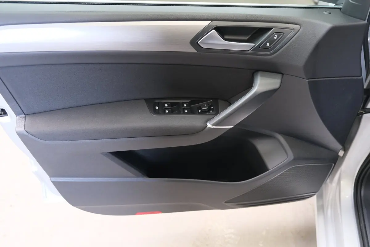 2.0 TDI 150 PK DSG > Grijskenteken < - Airco, Cruise, PDC.