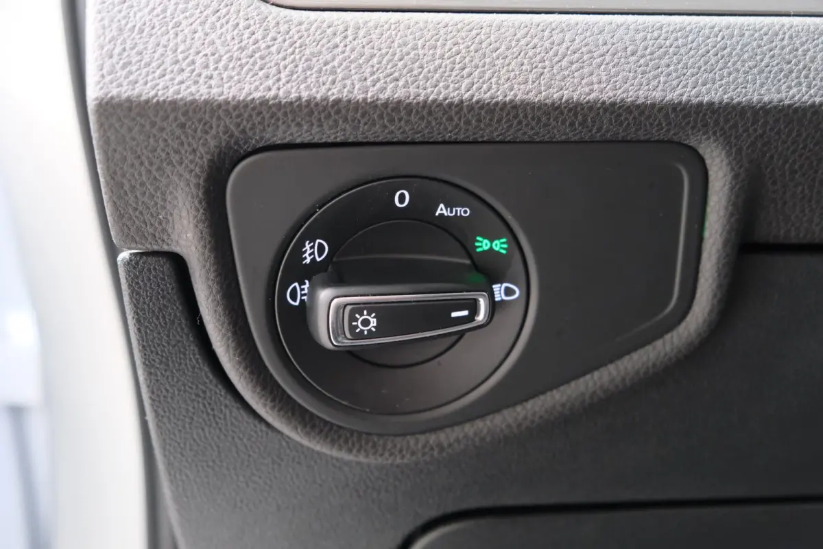 2.0 TDI 150 PK DSG > Grijskenteken < - Airco, Cruise, PDC.
