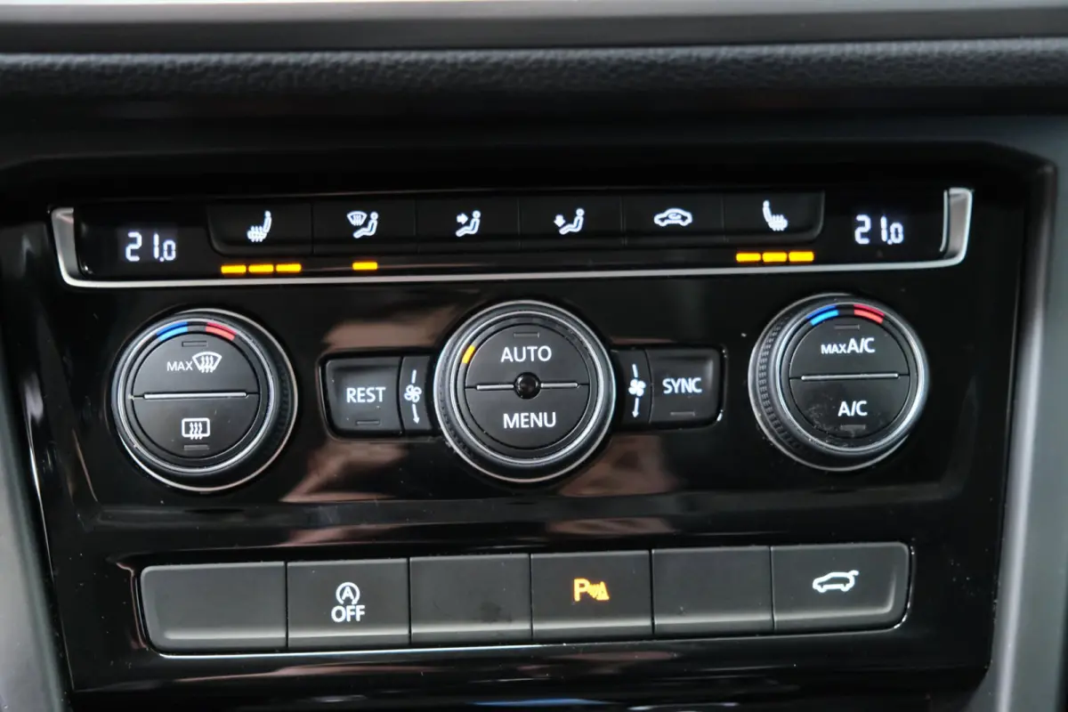 2.0 TDI 150 PK DSG > Grijskenteken < - Airco, Cruise, PDC.