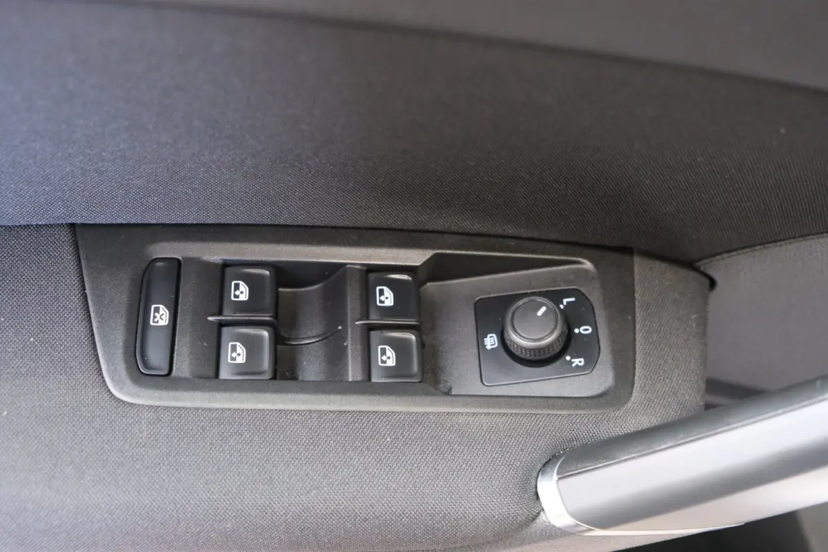2.0 TDI 150 PK DSG > Grijskenteken < - Airco, Cruise, PDC.