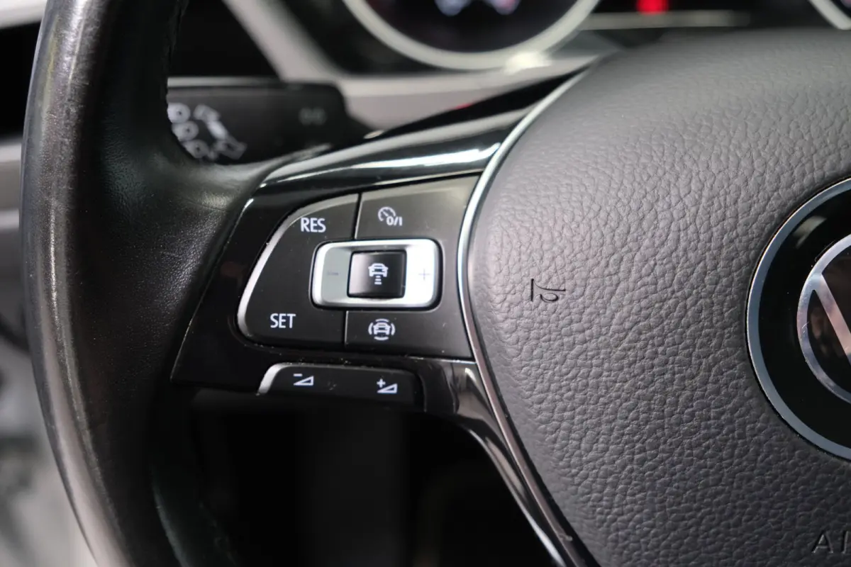 2.0 TDI 150 PK DSG > Grijskenteken < - Airco, Cruise, PDC.