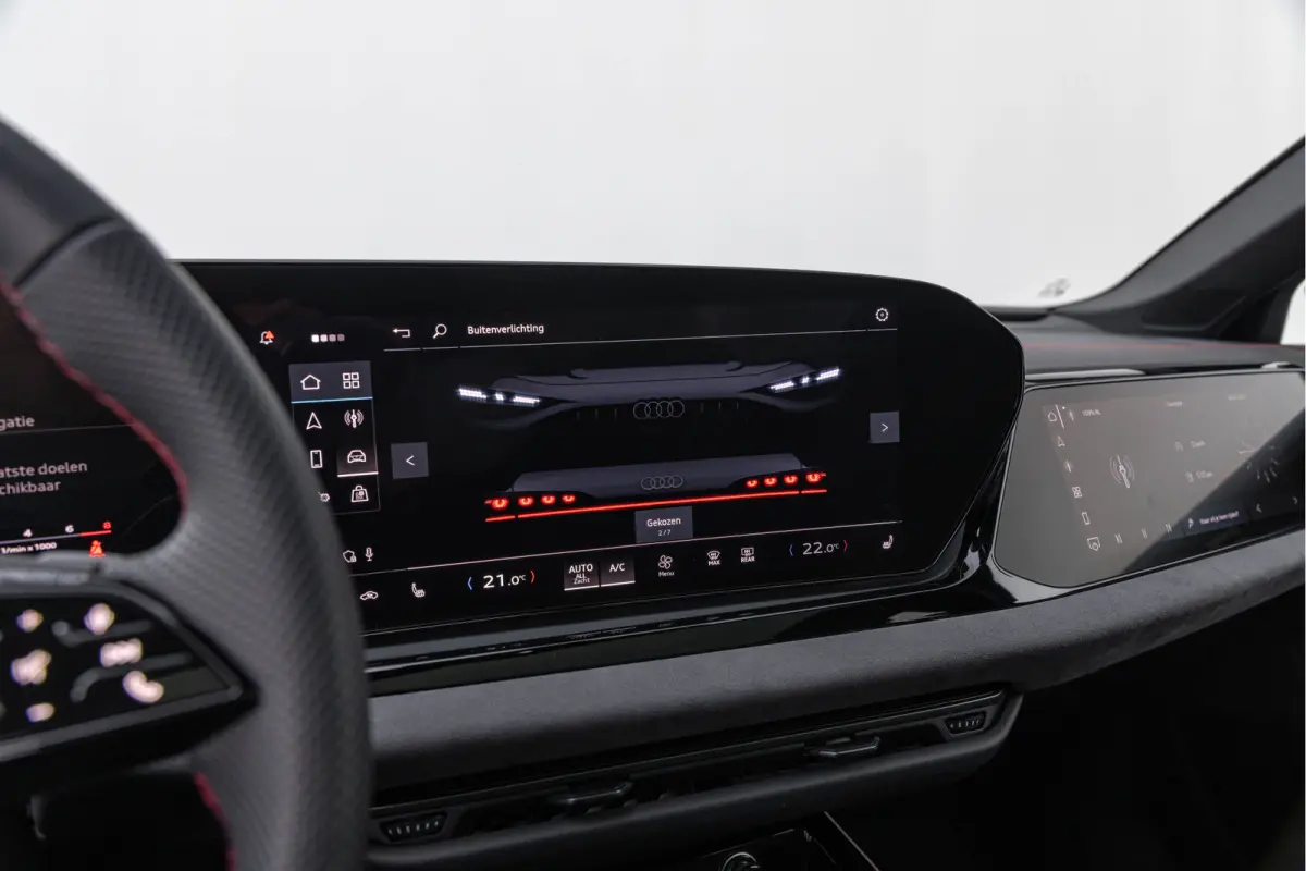3.0 TFSI 367pk S-line Pano Luchtv. 4-wielsturing B&O HuD