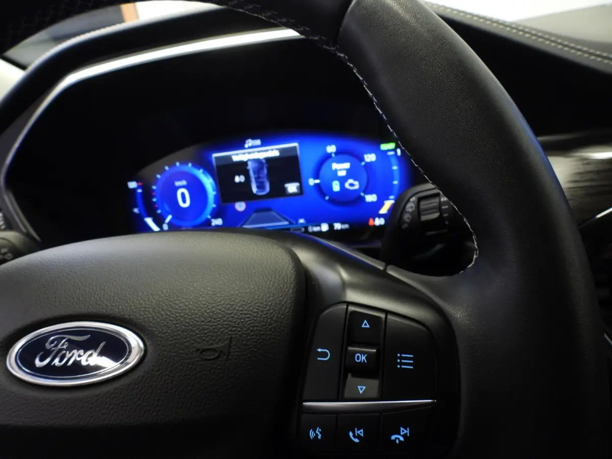 2.5 PHEV Plug-In Vignale TREKH./NAVI/LEER/LED/B&O/18"LMV!