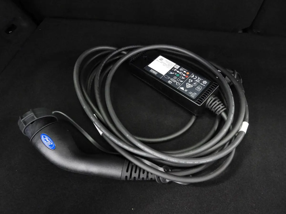 2.5 PHEV Plug-In Vignale TREKH./NAVI/LEER/LED/B&O/18"LMV!