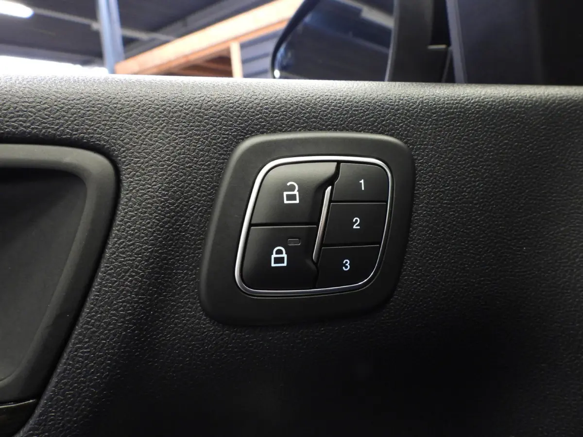2.5 PHEV Plug-In Vignale TREKH./NAVI/LEER/LED/B&O/18"LMV!