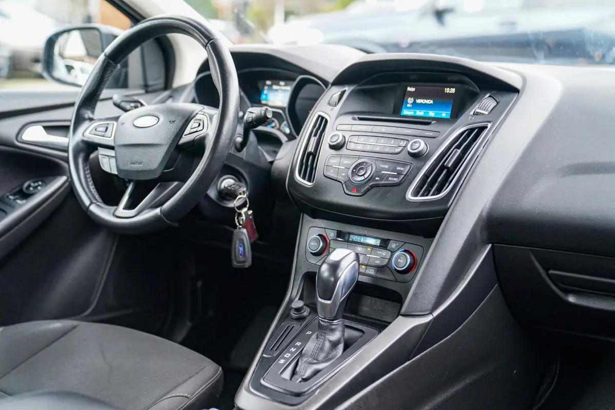 1.6 TI-VCT Titanium | Cruise Control | AC | Multimedia