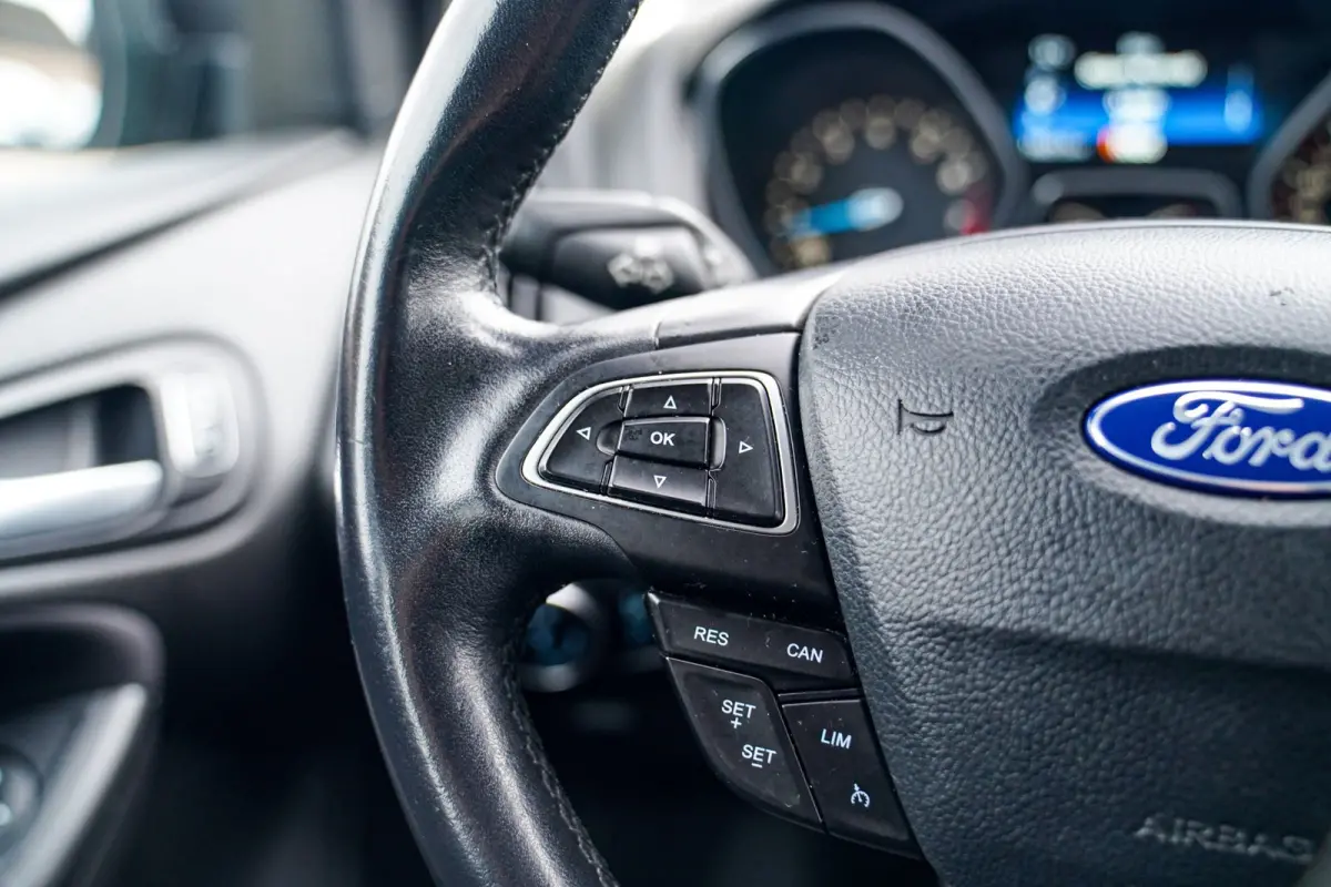 1.6 TI-VCT Titanium | Cruise Control | AC | Multimedia