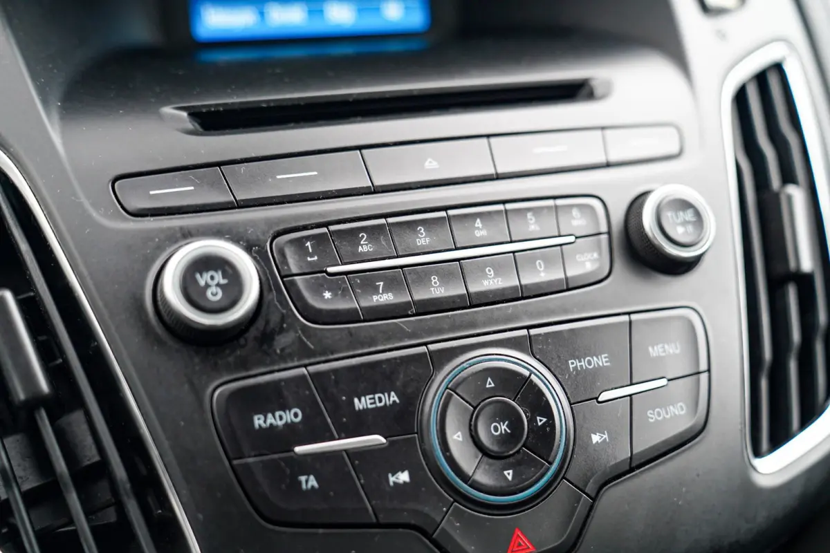 1.6 TI-VCT Titanium | Cruise Control | AC | Multimedia