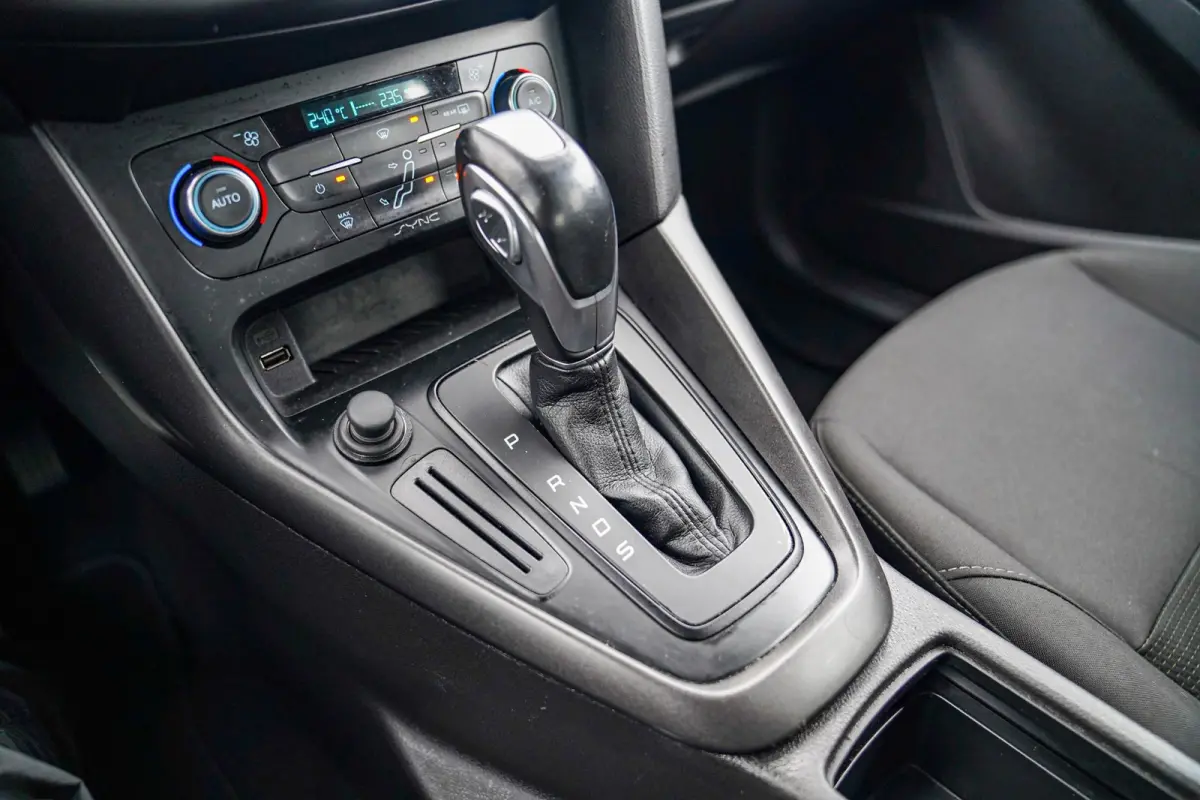 1.6 TI-VCT Titanium | Cruise Control | AC | Multimedia