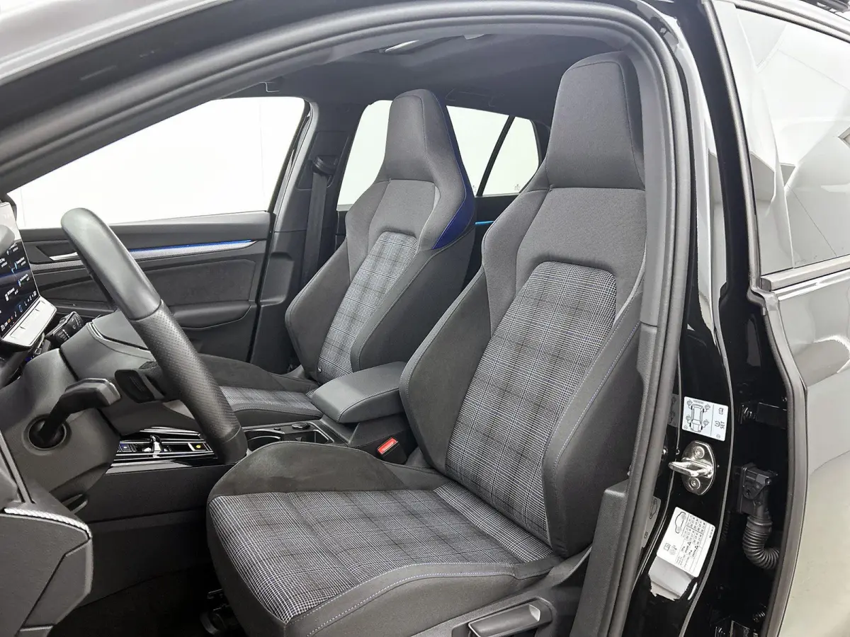 1.5 eHybrid GTE | 272 PK | SoH 99.4% | Automaat | Panoramadak | Navigatie | Apple Carplay / Android Auto | Trekhaak Inklapbaar | Digital Cockpit | Advanced Keyless | Heads-up Display | Stoel