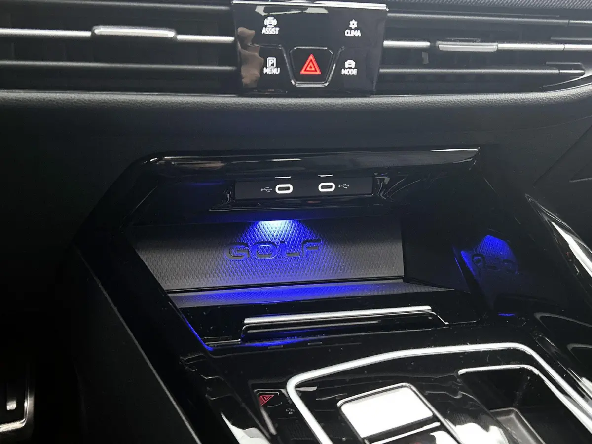 1.5 eHybrid GTE | 272 PK | SoH 99.4% | Automaat | Panoramadak | Navigatie | Apple Carplay / Android Auto | Trekhaak Inklapbaar | Digital Cockpit | Advanced Keyless | Heads-up Display | Stoel
