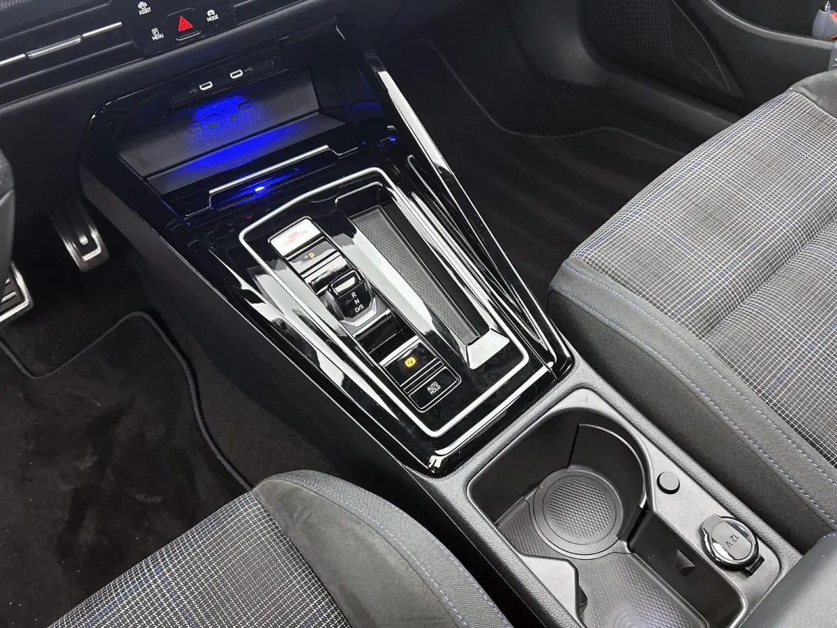 1.5 eHybrid GTE | 272 PK | SoH 99.4% | Automaat | Panoramadak | Navigatie | Apple Carplay / Android Auto | Trekhaak Inklapbaar | Digital Cockpit | Advanced Keyless | Heads-up Display | Stoel