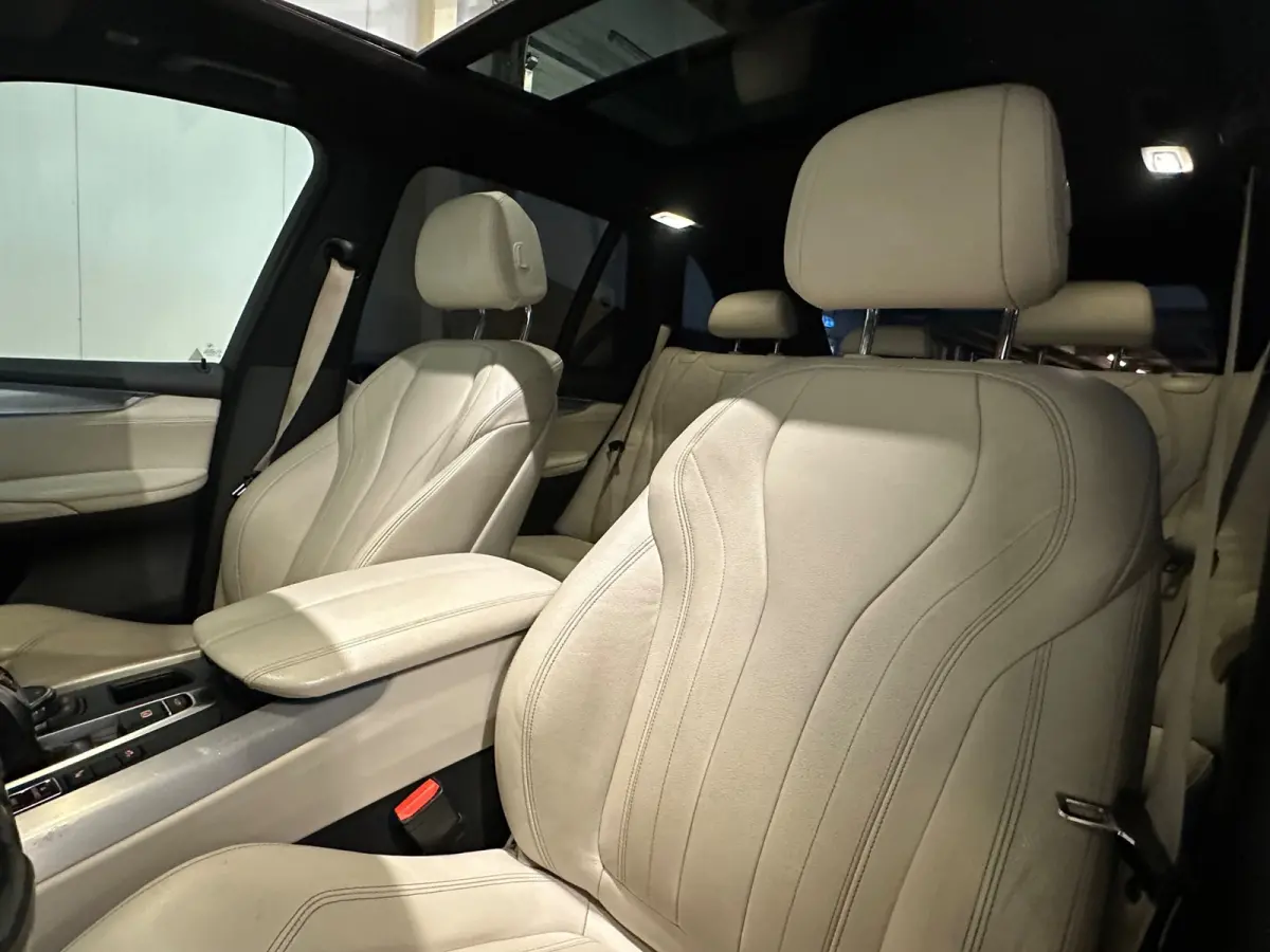 XDrive50i High Executive | PANO | M-SPORT | HUD | HARMAN KARDON | CARBONSCHWARZ