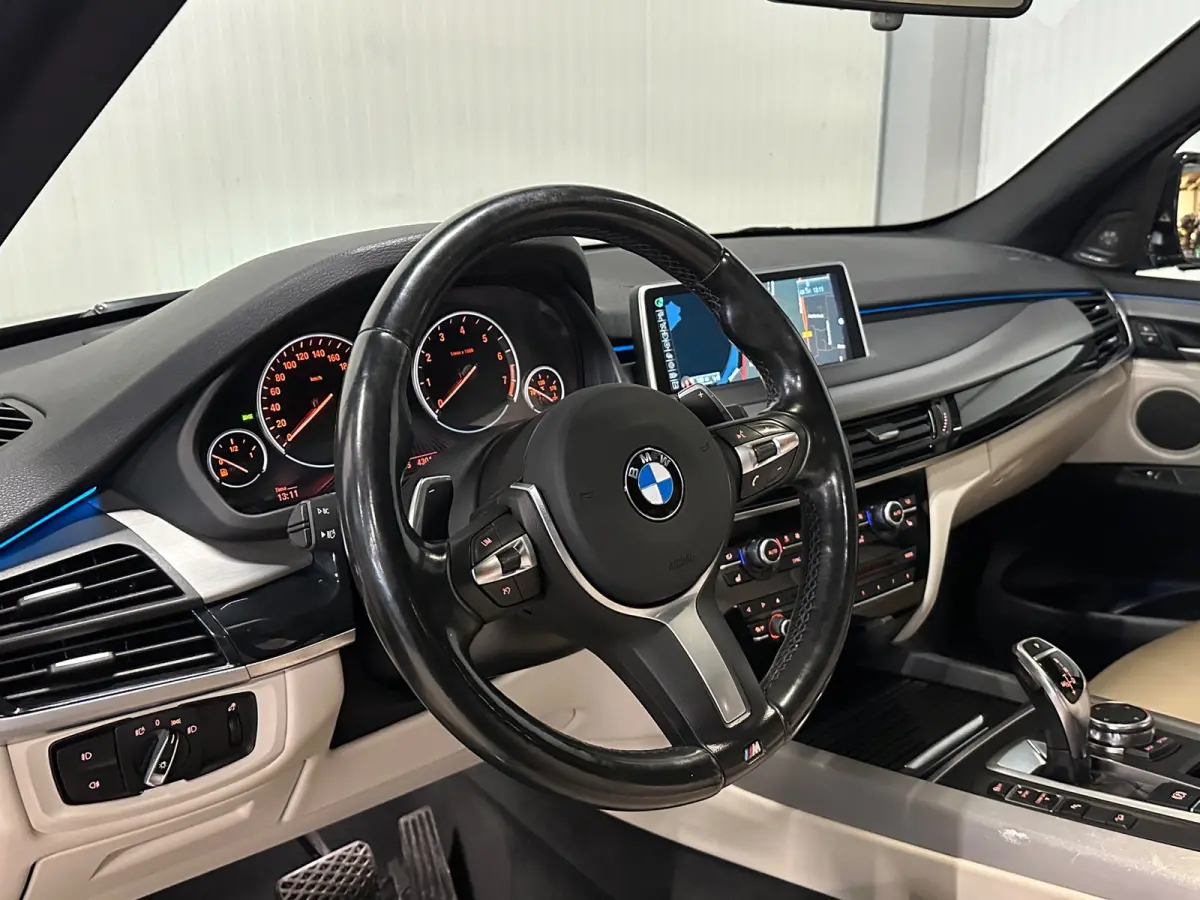XDrive50i High Executive | PANO | M-SPORT | HUD | HARMAN KARDON | CARBONSCHWARZ