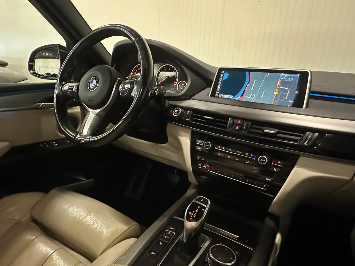 XDrive50i High Executive | PANO | M-SPORT | HUD | HARMAN KARDON | CARBONSCHWARZ