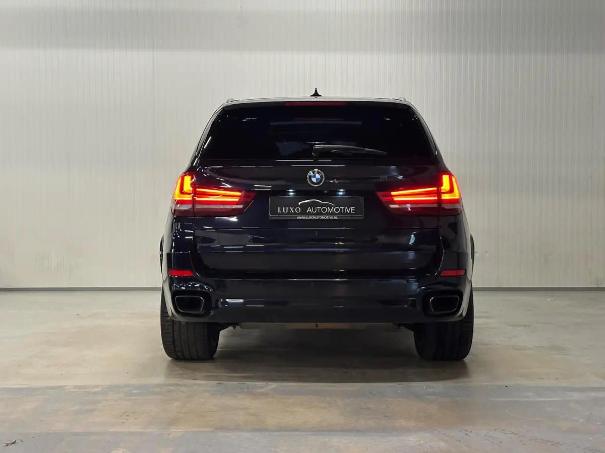 XDrive50i High Executive | PANO | M-SPORT | HUD | HARMAN KARDON | CARBONSCHWARZ