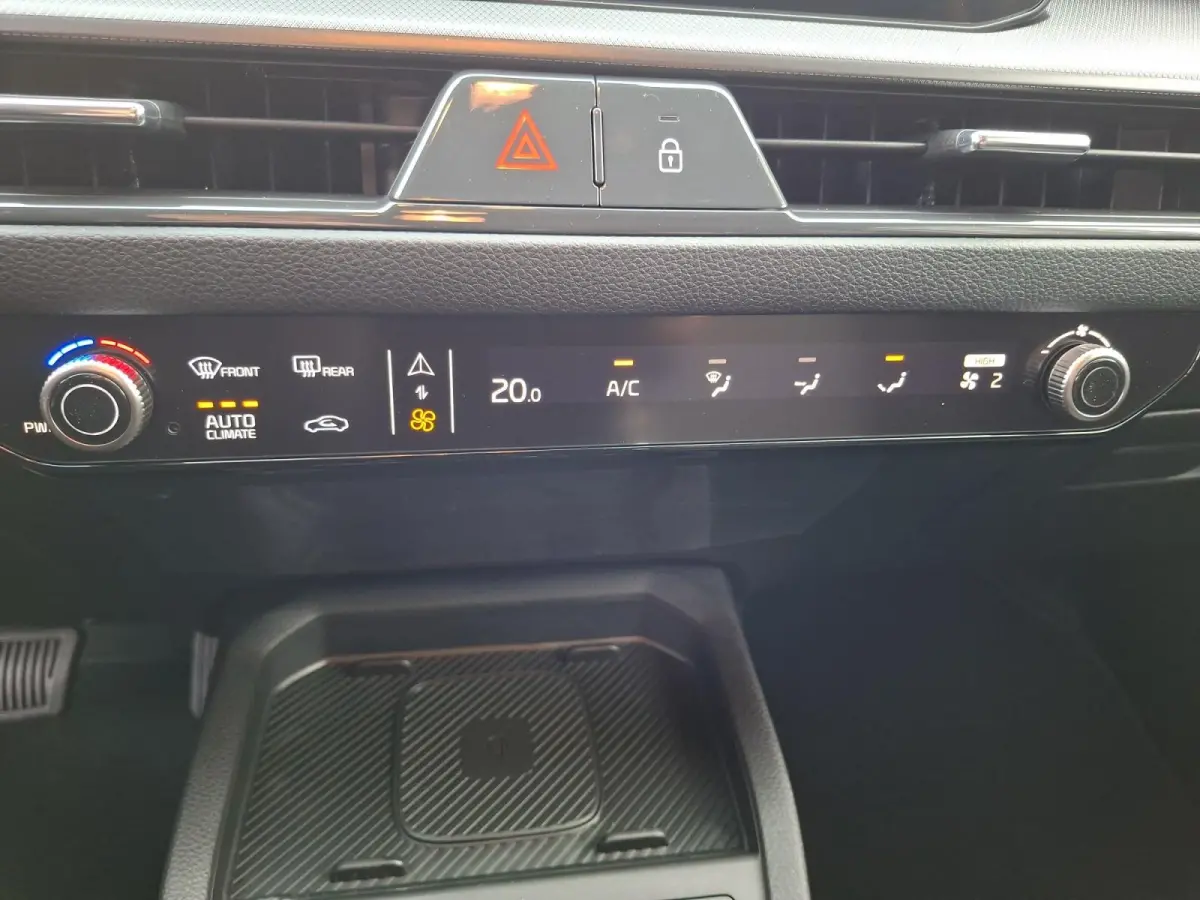 1.0 T-GDi MHEV ExecutiveLine AUTOMAAT | STOELVERWARMING & STUURVERWARMING | DODE HOEK DETECTIE | 115 PK | RESTERENDE FABRIEKSGARANTIE TM 2036