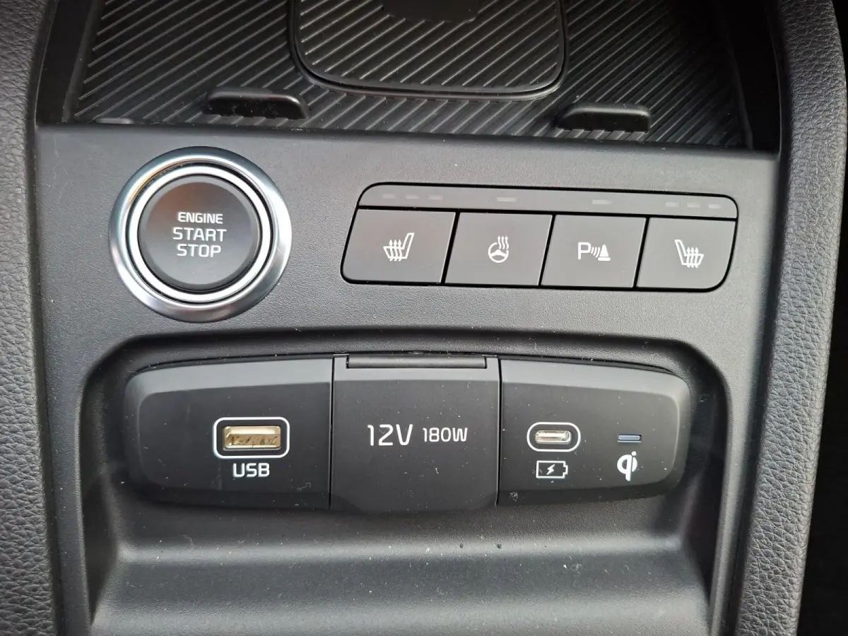 1.0 T-GDi MHEV ExecutiveLine AUTOMAAT | STOELVERWARMING & STUURVERWARMING | DODE HOEK DETECTIE | 115 PK | RESTERENDE FABRIEKSGARANTIE TM 2036