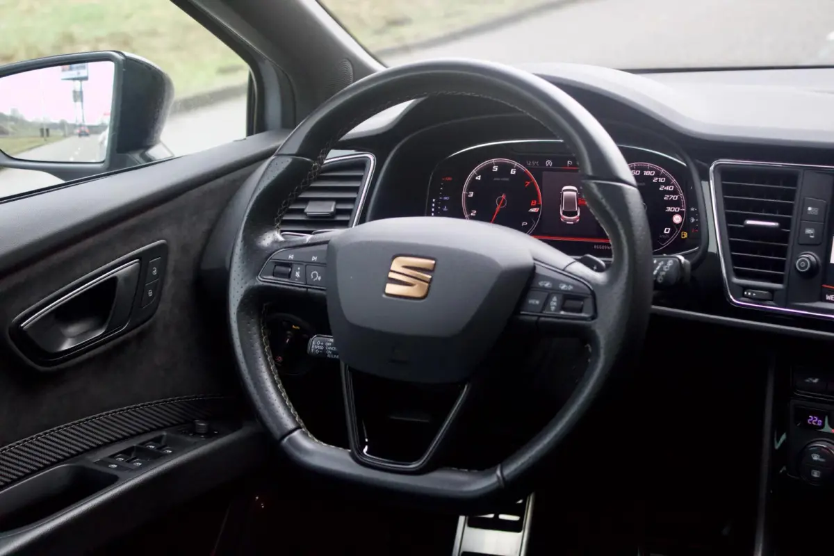 CUPRA 300 4DRIVE | Pano - Beats - Brembo - ACC